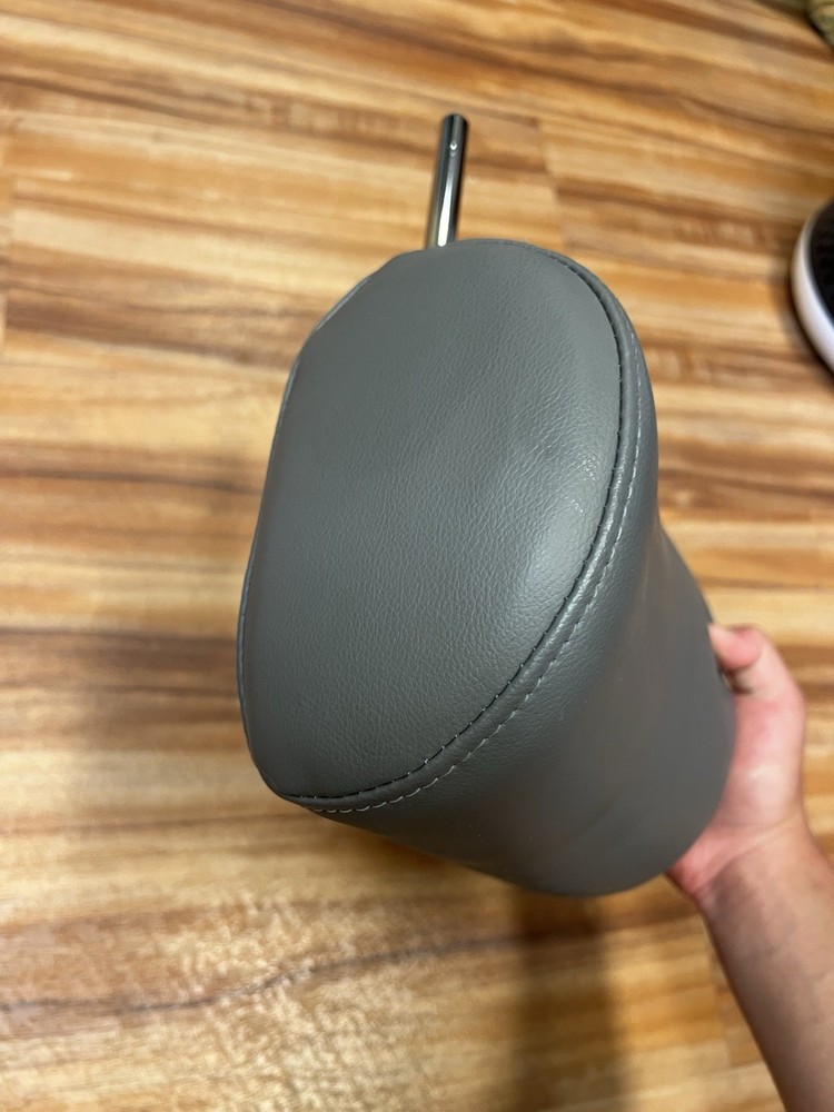 2005-2012 toyota Avalon OEM Headrests