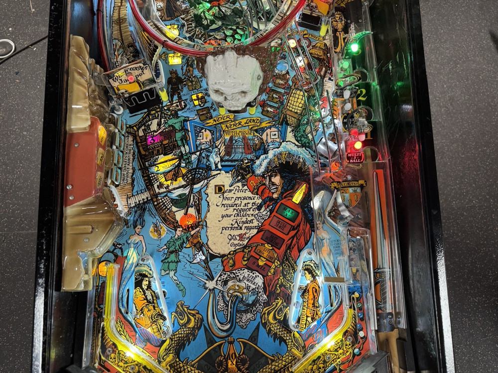 DATA EAST HOOK PINBALL MACHINE FULLY REFURBISHED PLAYS GREAT ROBIN WILLIAMS