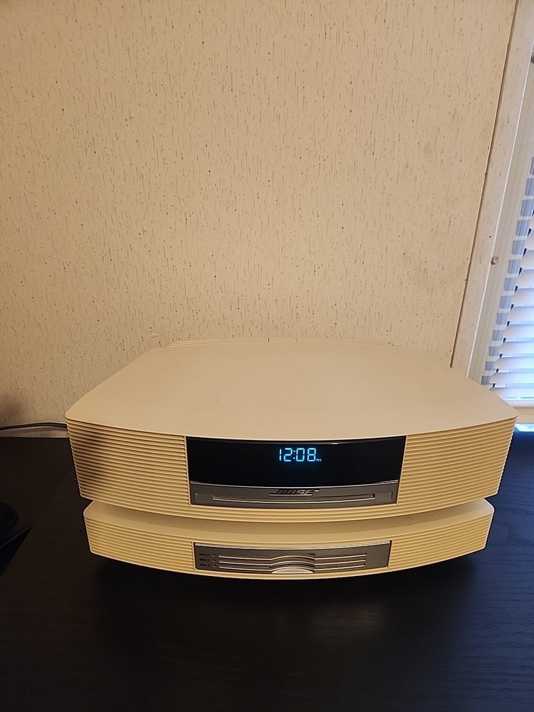 Bose Wave Music System Bundle with Bos Multi-CD Changer - White Cream No Remote