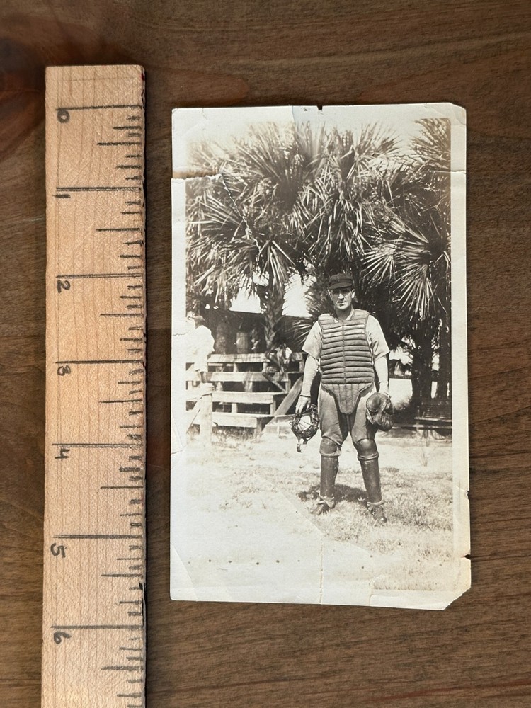 Vintage Baseball Catch 3.5x5.5 (player unknown / location unknown) poor