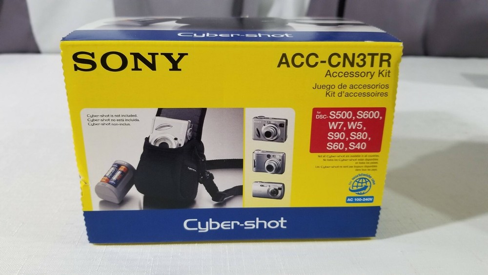 OPEN BOX ACC-CN3TR SONY DIGITAL CAMERA ACCESSORY KIT Cybershot Soft Carry Case