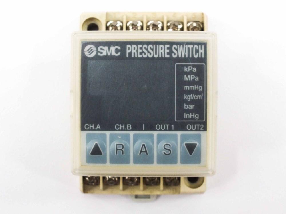 SMC Pressure Sensor DIN Rail Mount PSE100-B