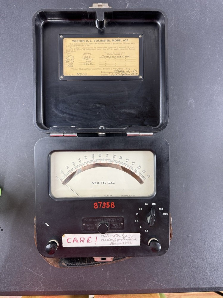 Weston Model 622 Voltmeter Diect Current Bake Lite Fold Out Case Clean
