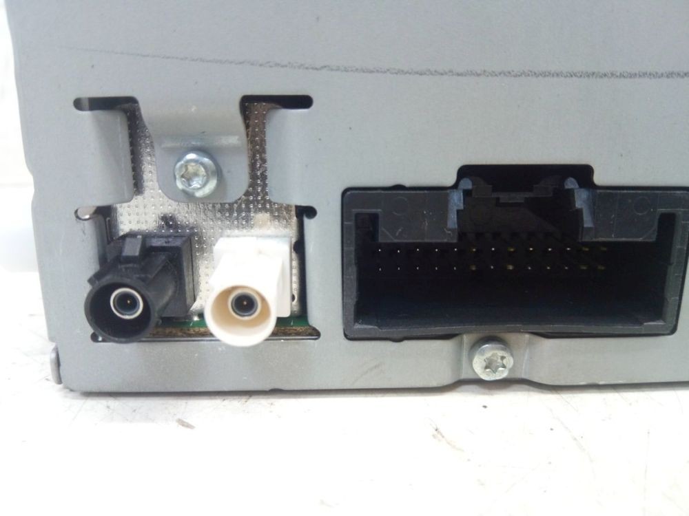 Radio/CD Changer Combination *CODE not present. Fits Ford Focus III