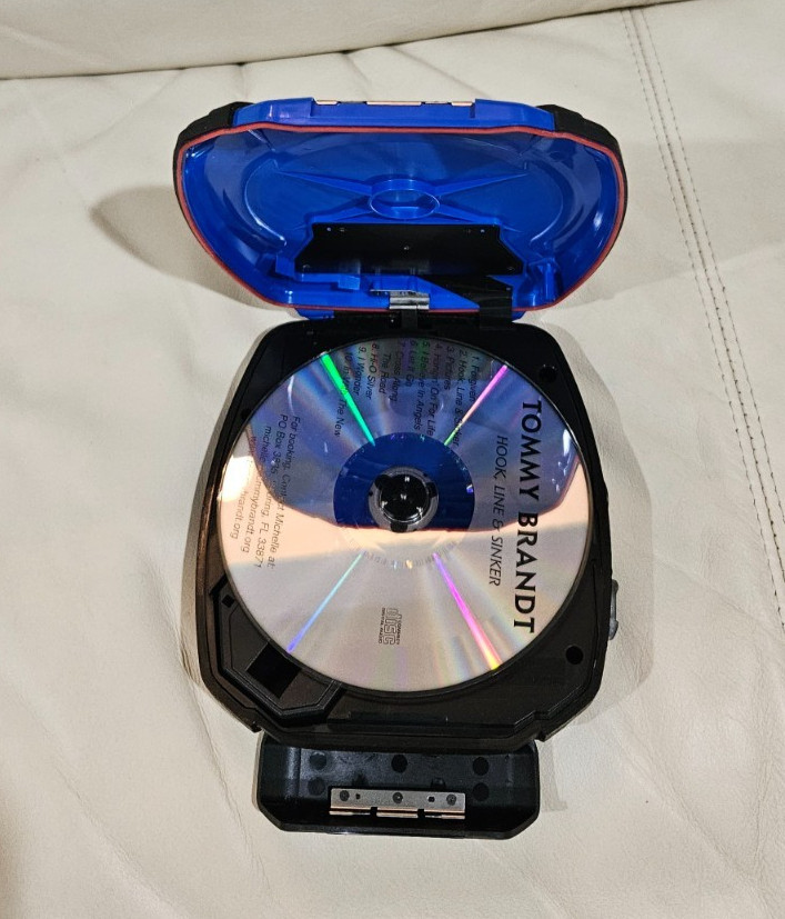 Kenwood Portable CD Player DPC-885 in Working Condition