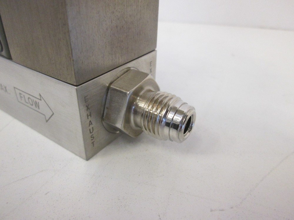 Unit Instruments, UFC-1100A, Mass Flow Controller, 10 SLM, H2, Used