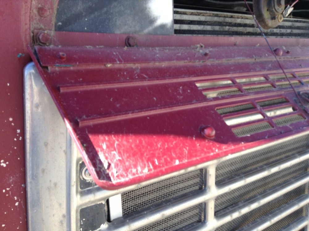 International 9700 ALUMINUM ABOVE GRILLE Panel