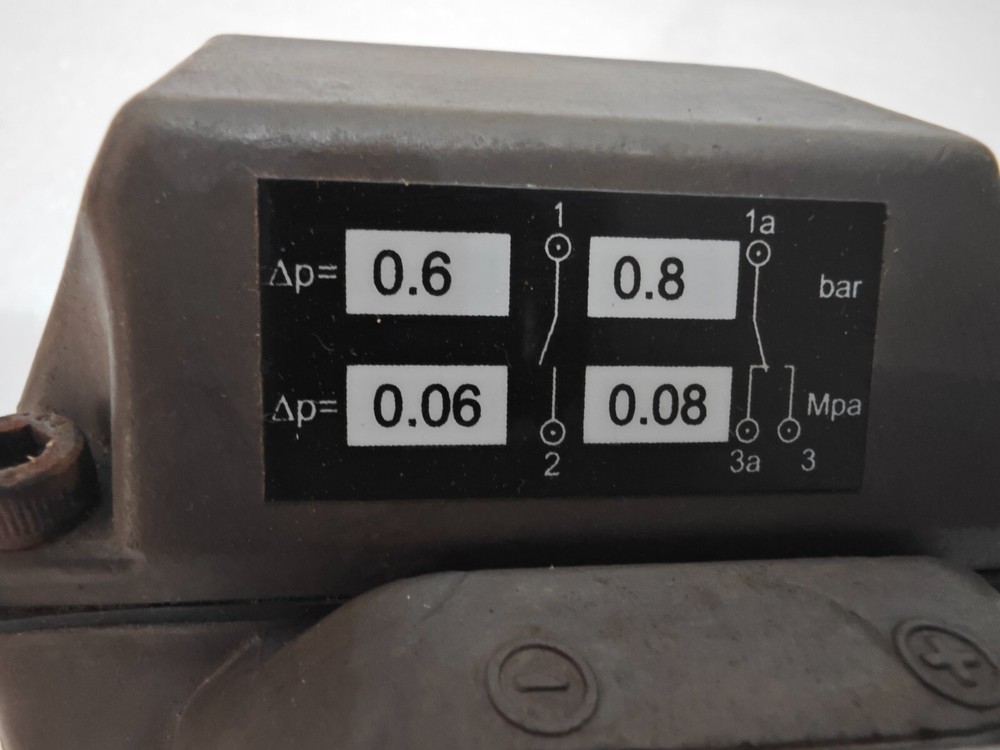 BOLL & KIRCH 4.36.2 DIFFERENTIAL PRESSURE INDICATOR 0.8 BAR