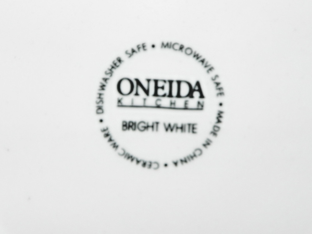 Oneida Bright White – Dinner Plate 9.5"