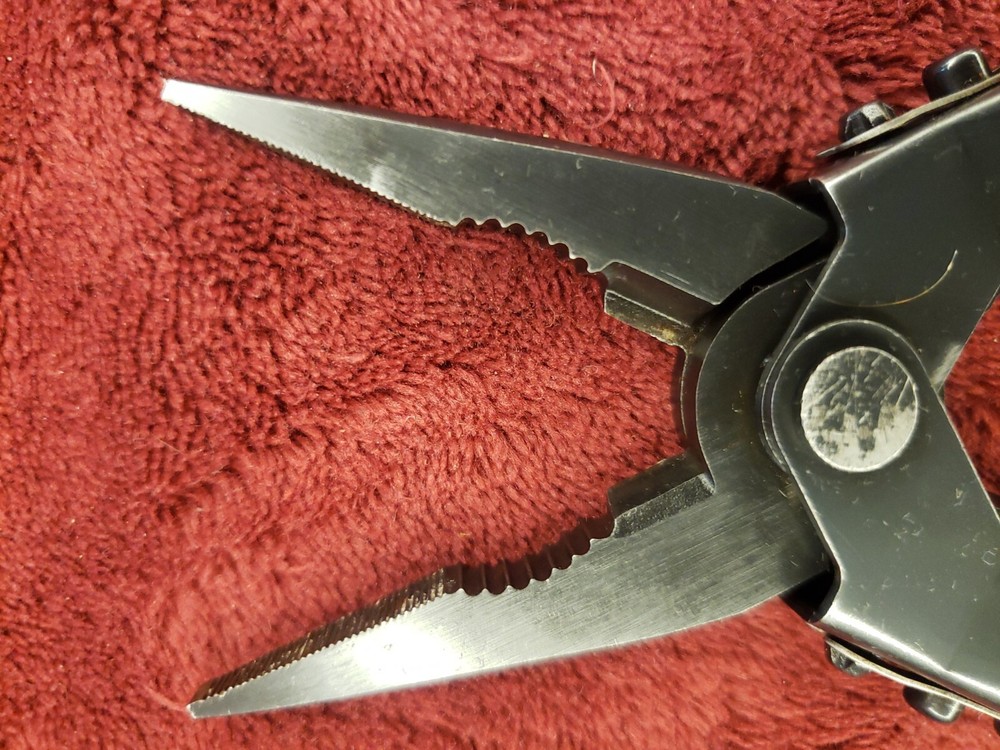 🔪🔪 Gerber Multi Tool Black Needlenose MP600