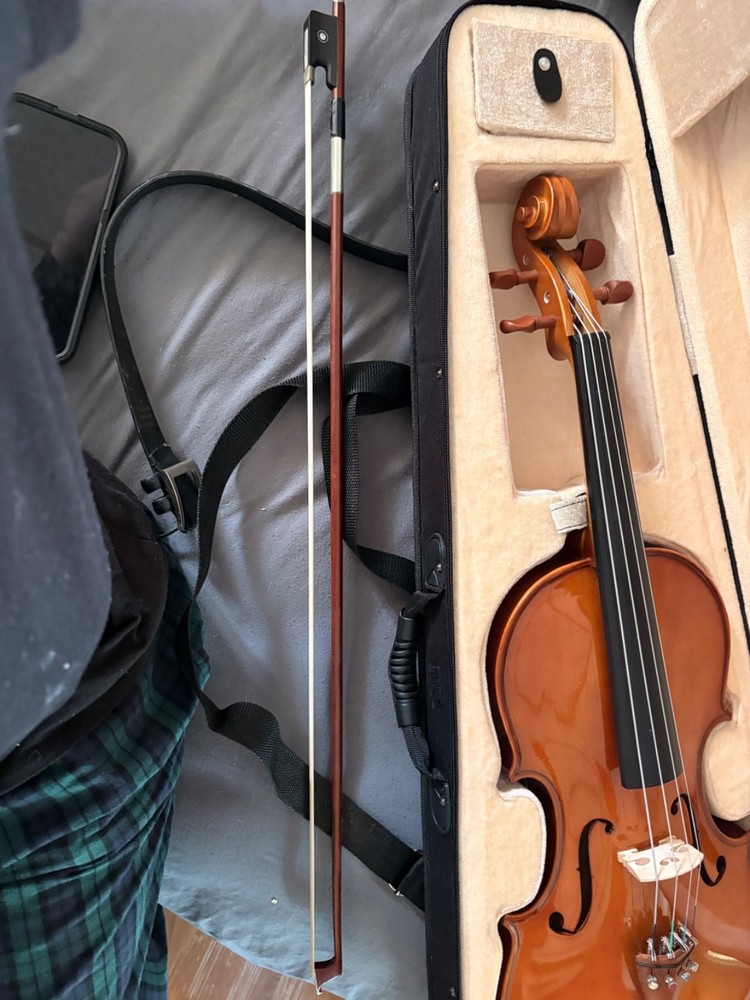 Used Cecilio 16” 1/2 Viola