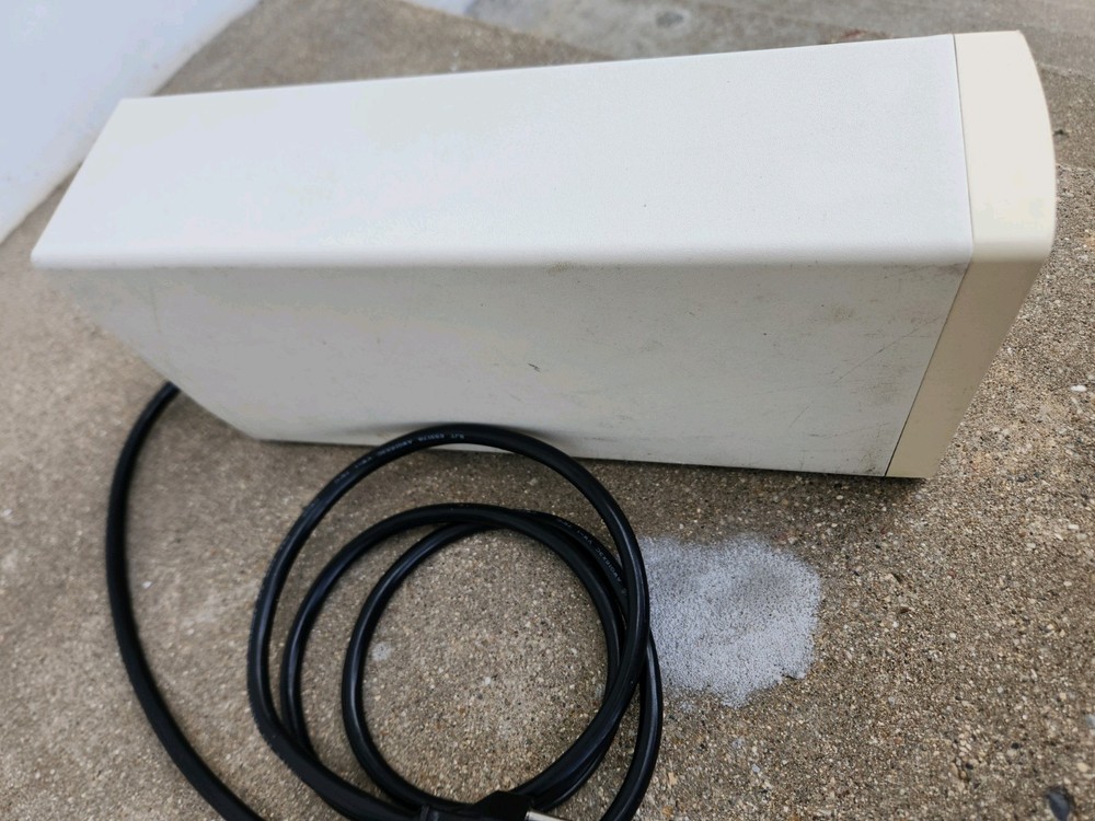APC BACK UPS 400 2 Outlets Uninterruptible Power Supply, Bad Battery, WORKING