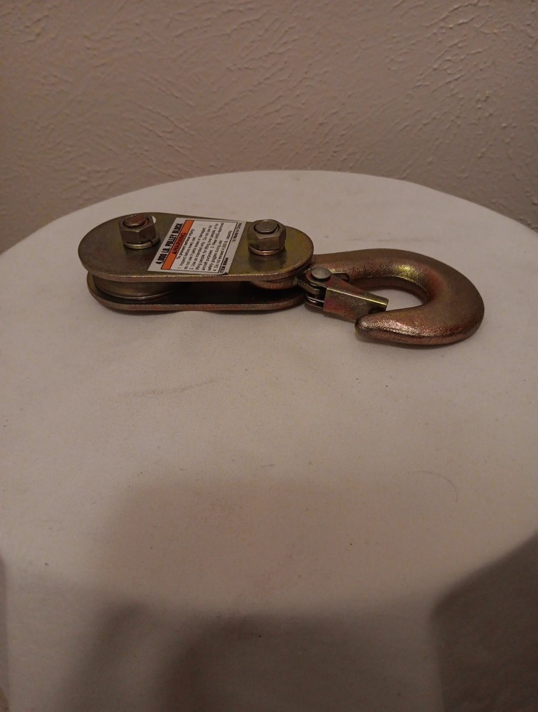 4 000 LB Pulley Block with Hook .