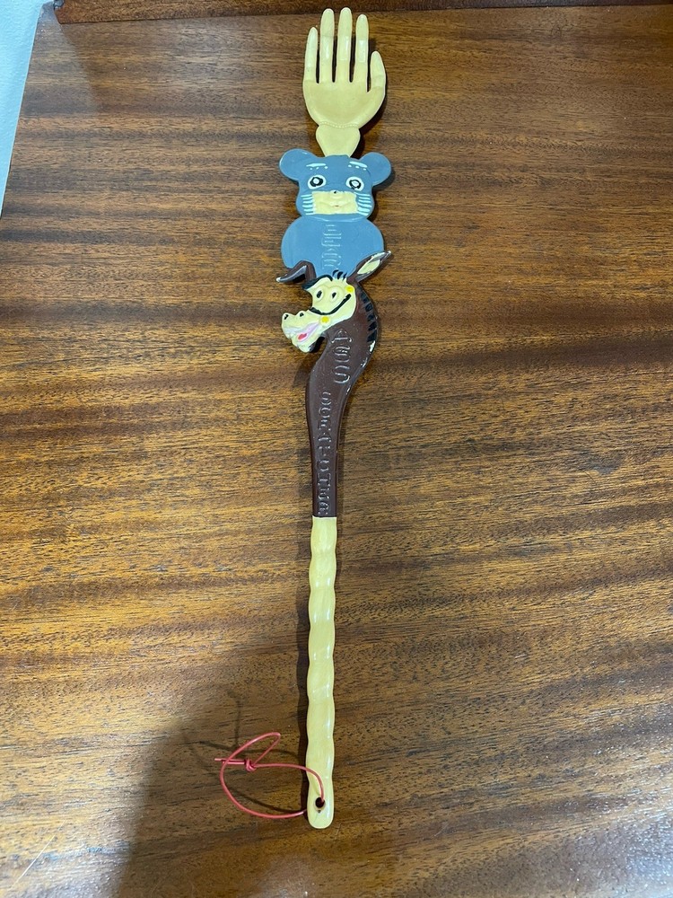 Vintage Funny Plastic Bear Ass Scratcher