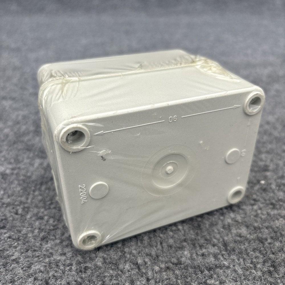 Farnell B85PG Small Polycarbonate Box 223268 New