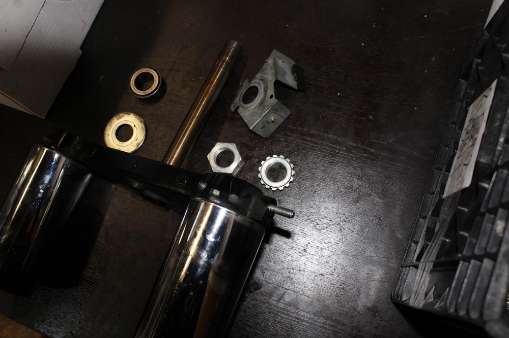 2003 Harley-Davidson Road Glide FLTRI LOWER TREE STEM