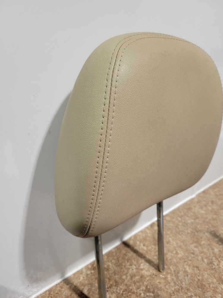 2010 FORD ESCAPE LIMITED FRONT LEATHER HEADREST. TAN. FITS LEFT/ RIGHT
