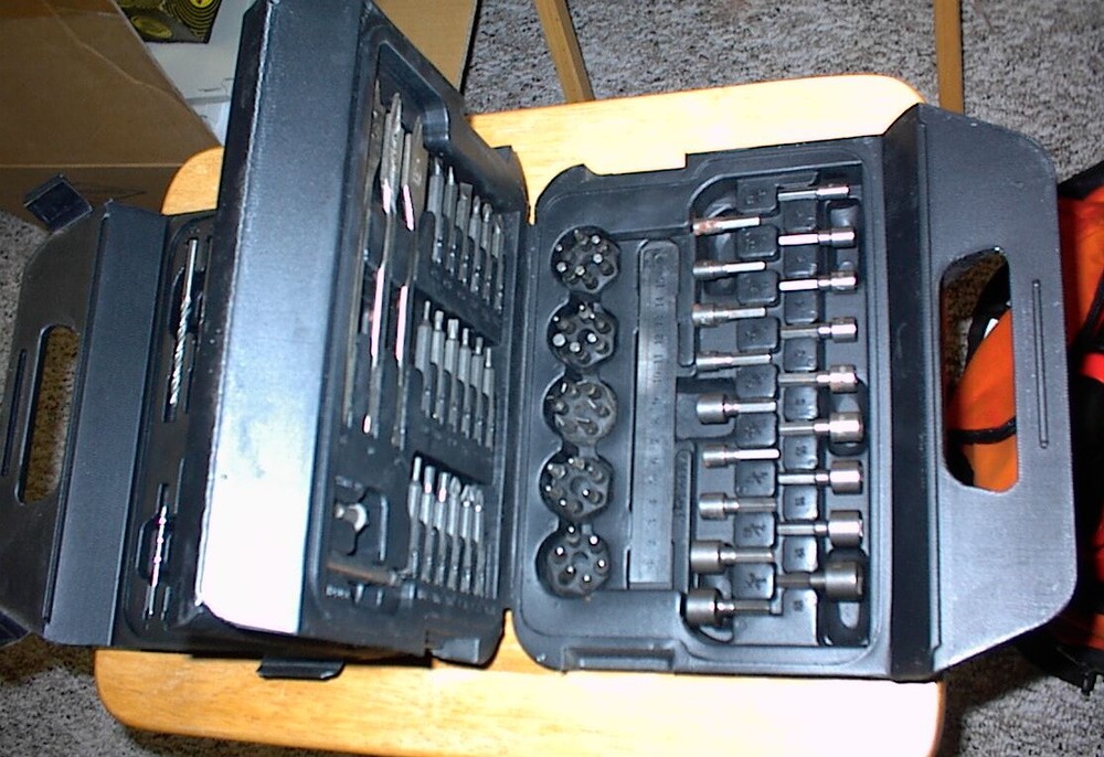 115 + pc Screwdriver and drills and Accessory Bit set