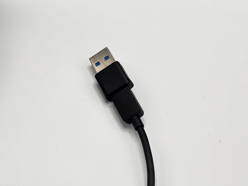 Plantronic Voyager 2 USB-C Charging Stand w USB-A adapter