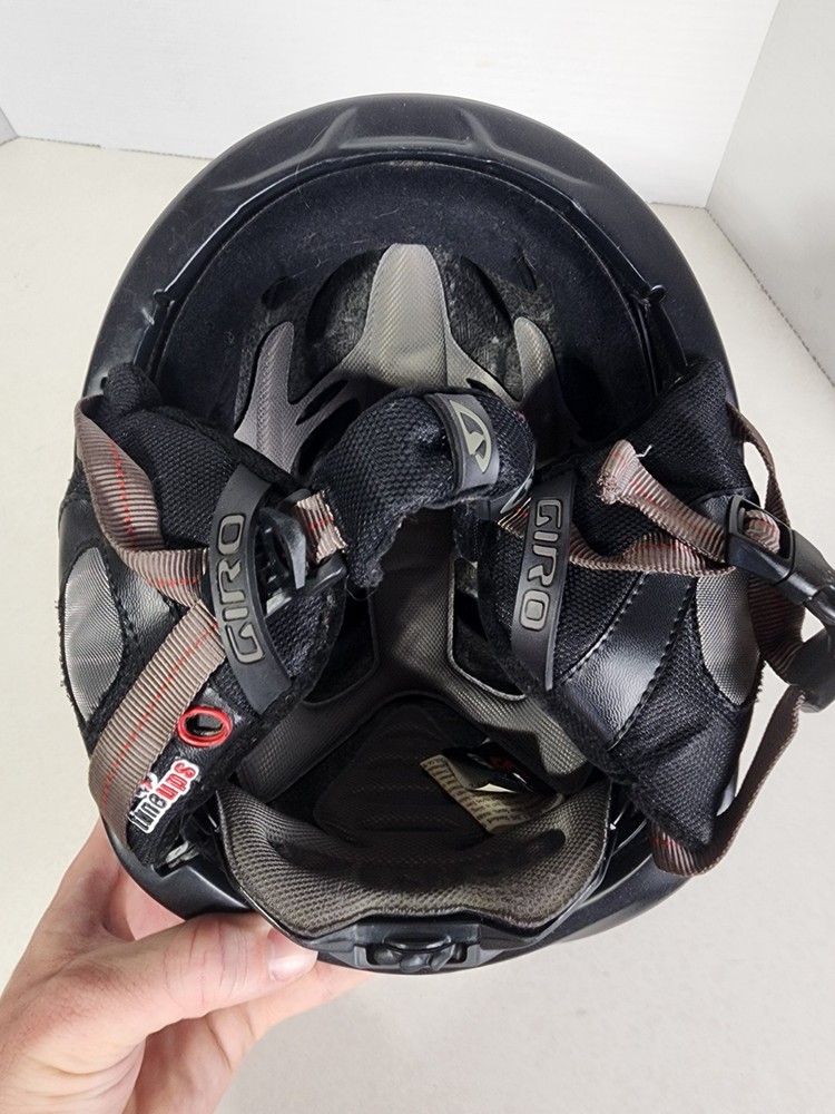 Giro Omen Snowboard Ski Helmet Size Medium Black