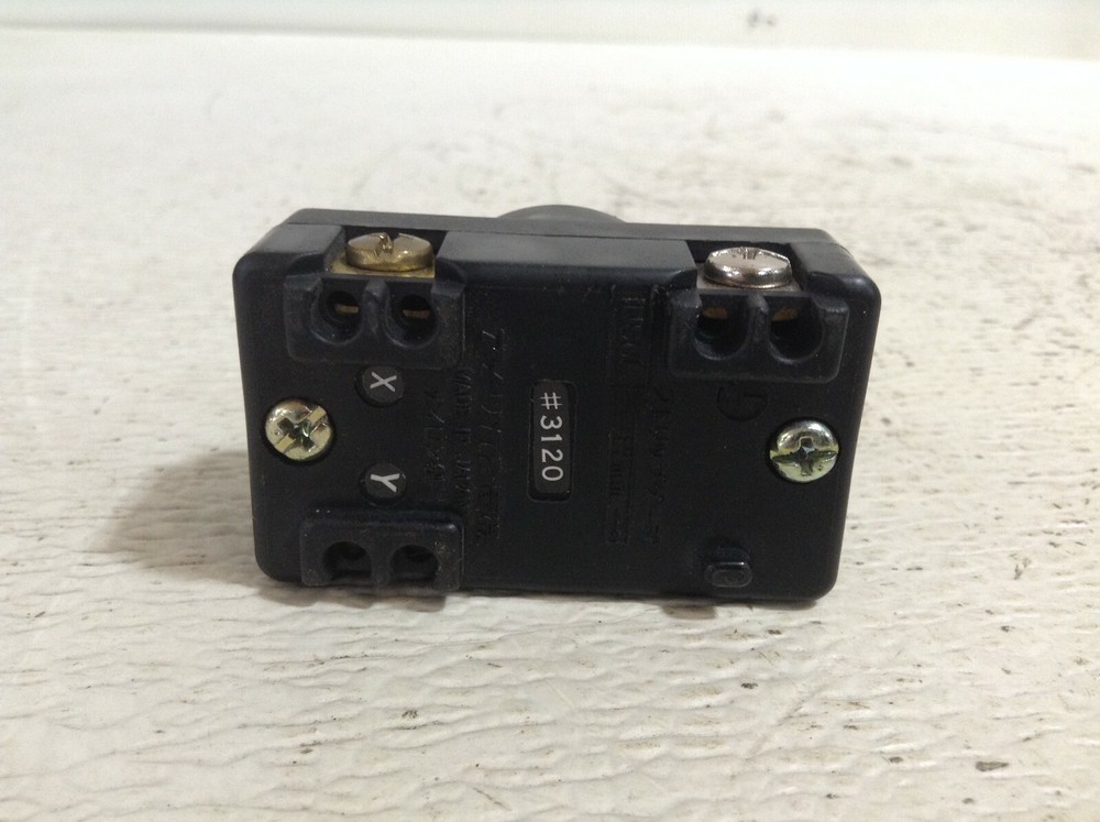 American Denki 41-8272 Locking Pull Lock Receptacle 15 A 250 V 418272