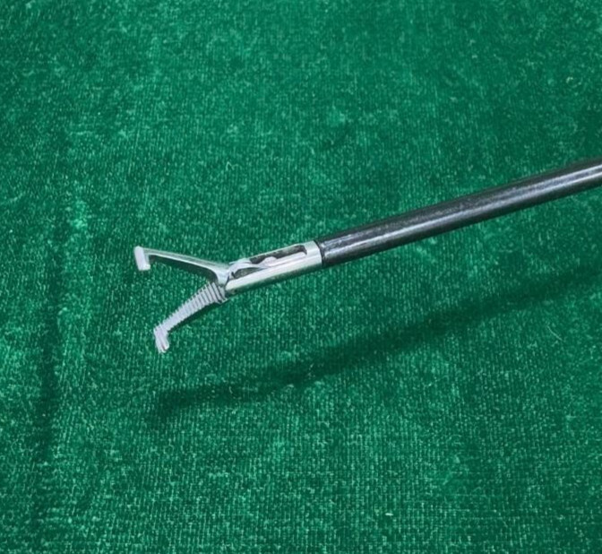 Laparoscopic Pediatric Right Angle 90 Degree 3mmx200mm with Cable Reusable