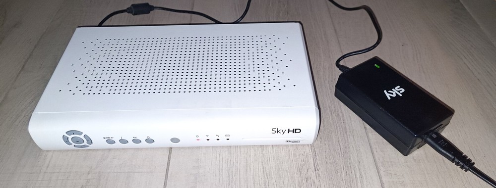 SKY HD DECODER PEACE DS 831 NS + WORKING POWER CABLE LAW Q and MYSKY