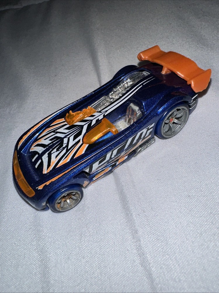 Hot Wheels Acceleracers Battle Spec READ DESCRIPTION