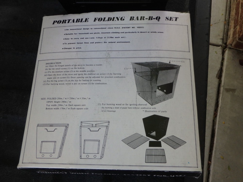 COLEMAN PORTABLE FOLDING BAR B Q SET
