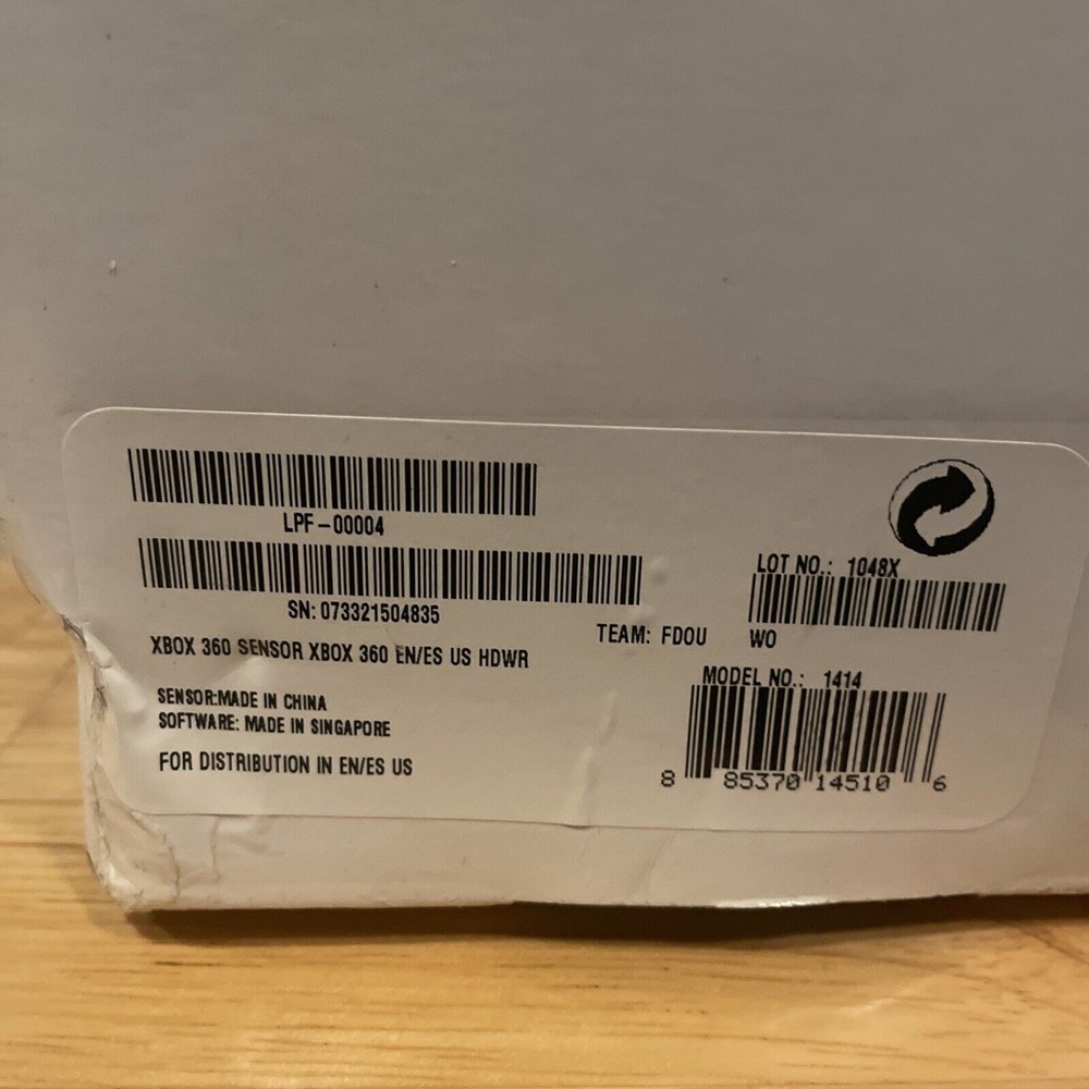 Microsoft Xbox 360 Kinect Sensor Bar Model 1414 and original box