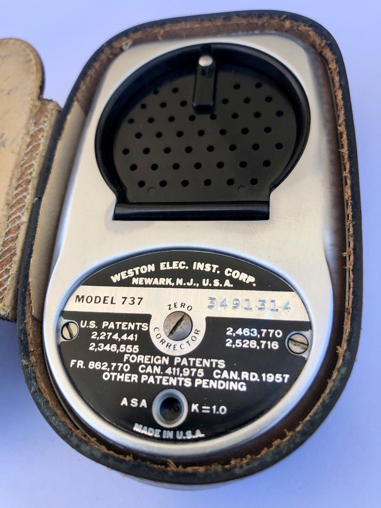 Vintage WESTON MASTER III Light Meter Model 737 W/ Leather Case