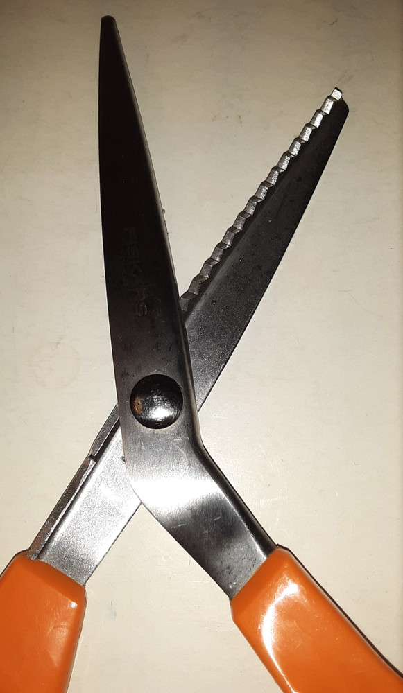 Fiskars 10” Stainless Steel Pinking Shears Scissors Orange Handle