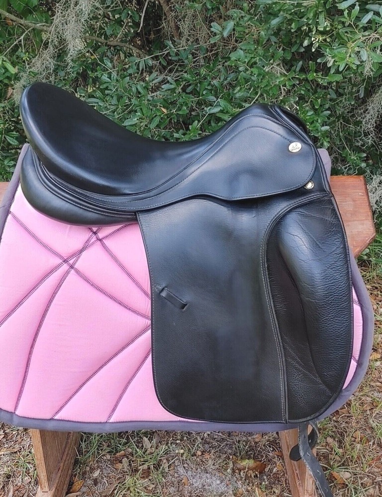 Prestige D2000 Dressage Saddle