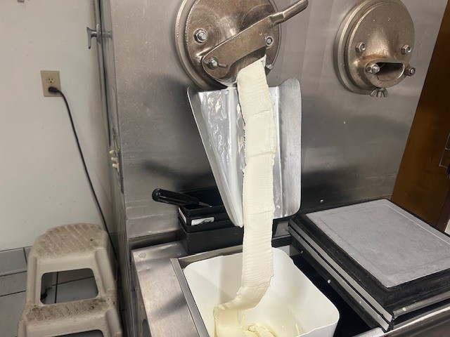 Leon custard machine, makes great custard 2 compressors, one is not working,