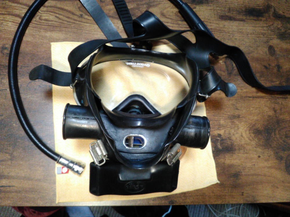 Aqua-Lung Full Face Mask/Regulator for Hookah Dive.