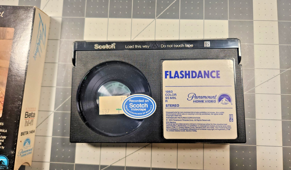 Flashdance (1983, Beta) Jennifer Beals