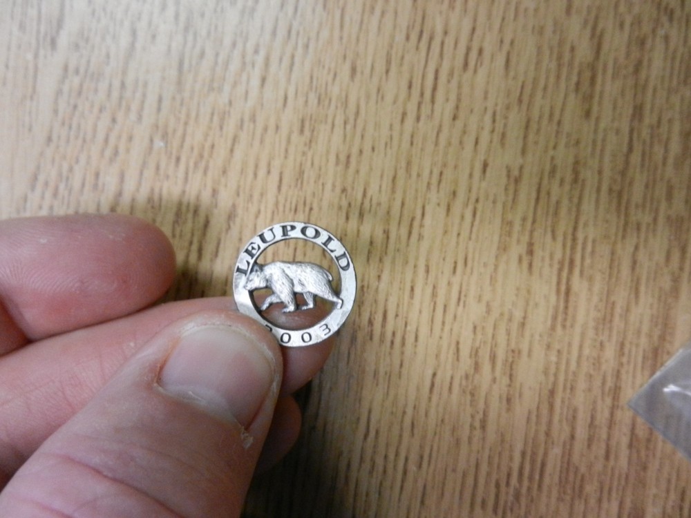 NIP 2003 Leupold Optics Hat/Lapel Pin Unused
