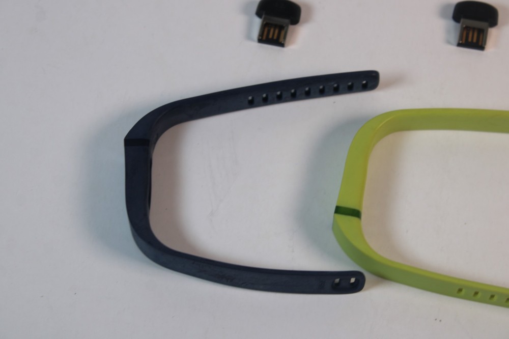 Fitbit Flex Tracker, 3 Wristbands, 1 Charger, 3 Dongles