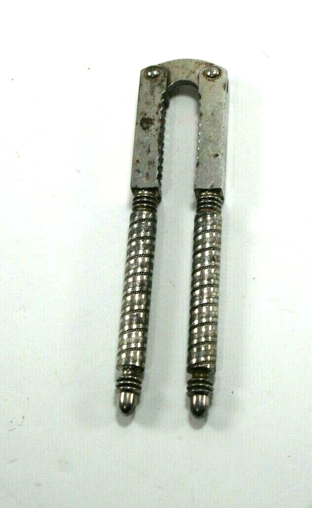 Vintage 5" Unbranded Nut Cracker