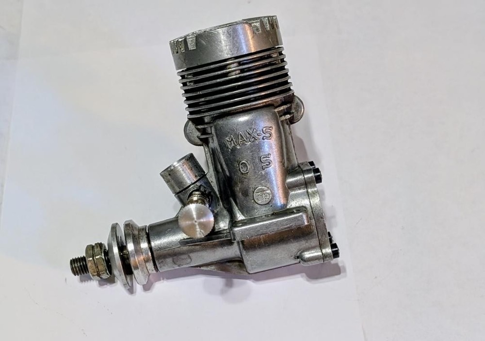 O S MAX -S 35 CONTROL LINE ENGINE W/ NEW  NEEDLE VALVE , GOOD COMPRESSION
