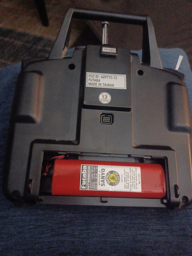 Futaba T7CAP Computerized Airplane System PCM 1024/PPM Transmitter with battery