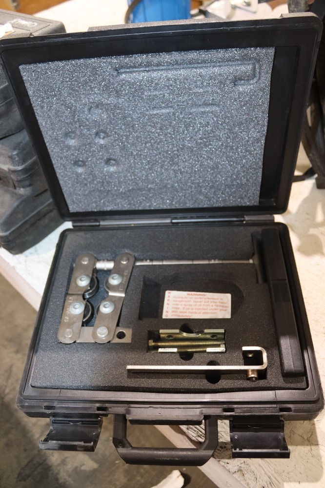 CLEVER TECH 58114 HOSE END CRIMPER