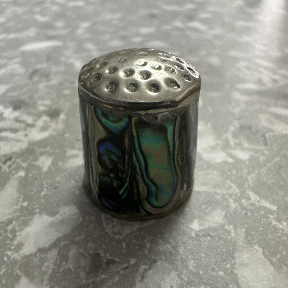 VINTAGE ABALONE SHELL DECORATIVE SEWING THIMBLE