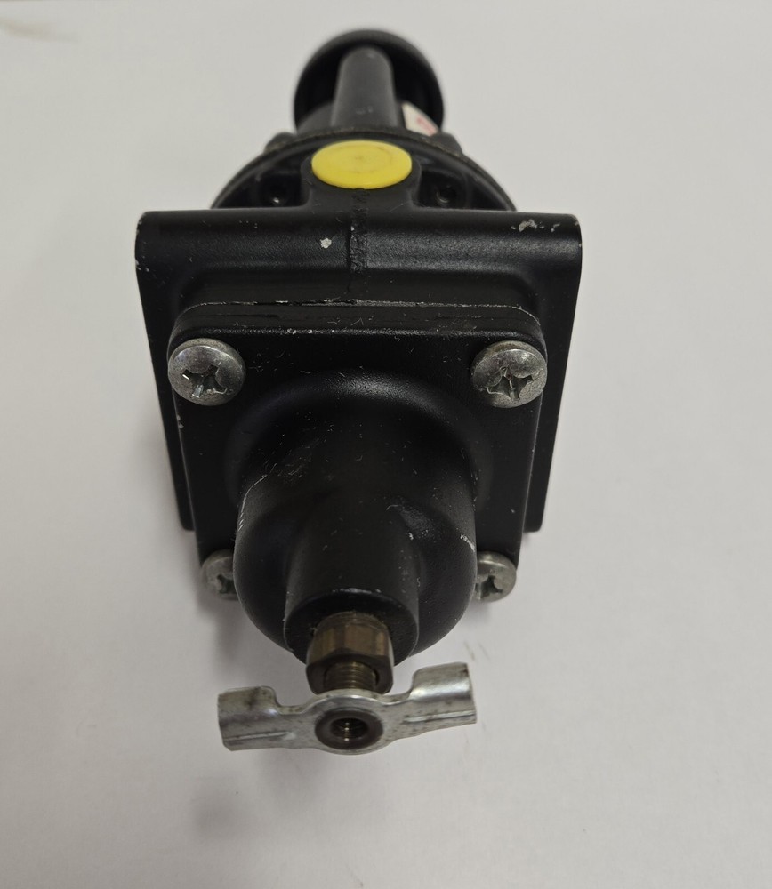 FAIRCHILD 65852K PRESSURE REGULATOR.