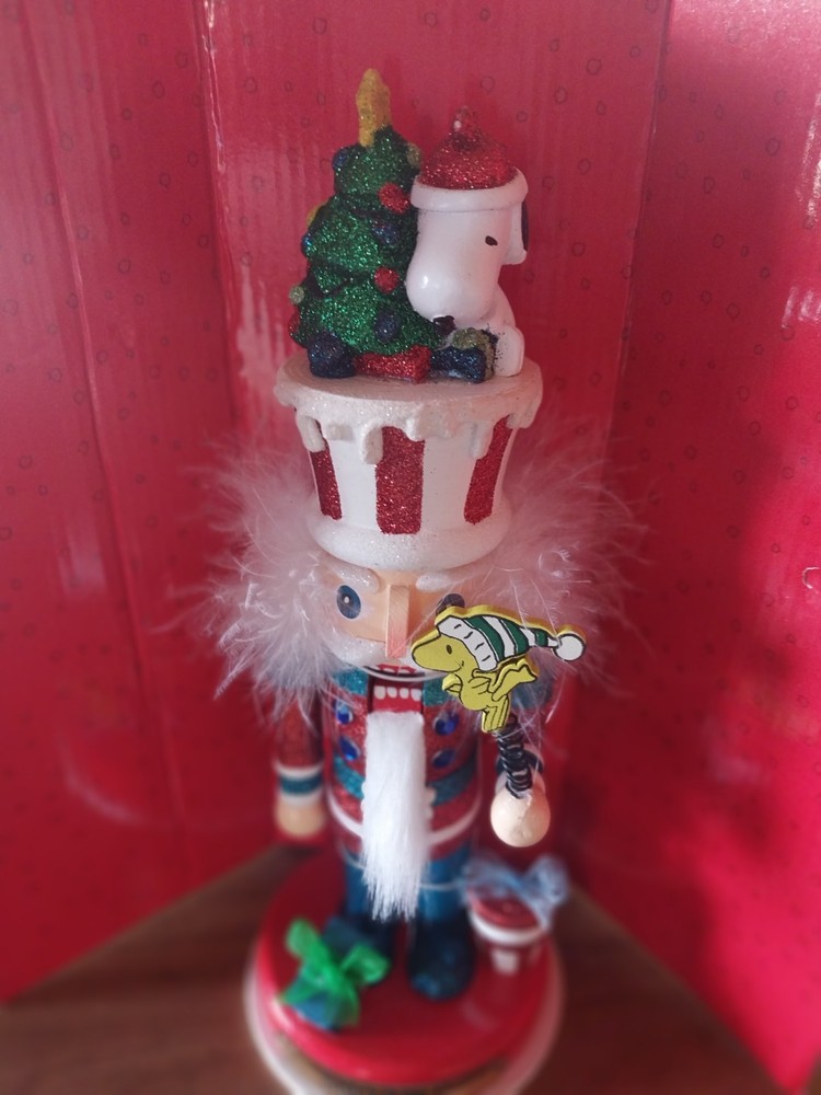 Kurt Adler Hollywood Nutcracker Collection, Peanuts Snoopy Nutcracker, 12"