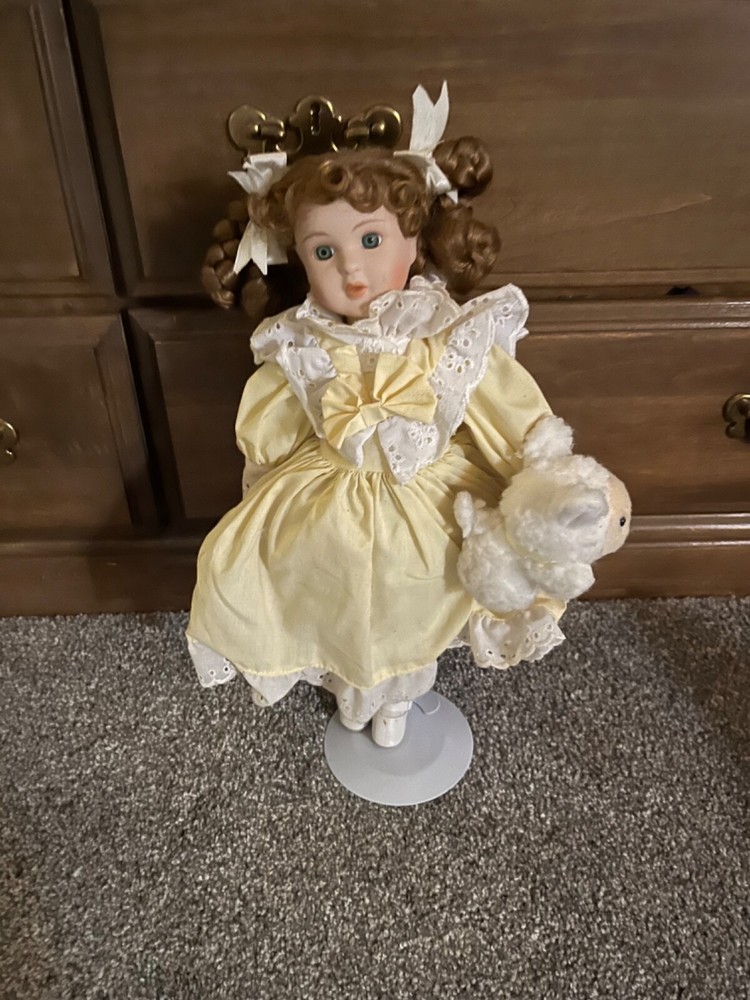 Anne-(Haunted doll) active and positive