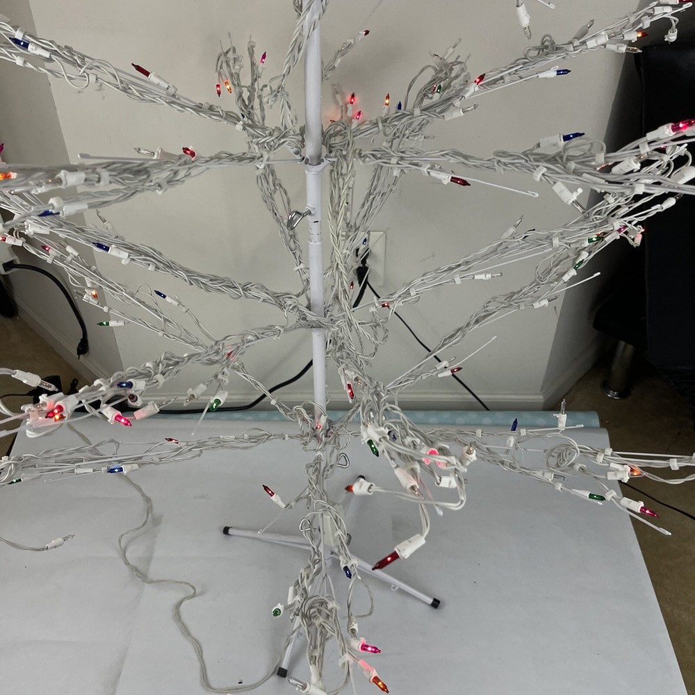 7´ Ft Tall Shimmering Christmas Tree white