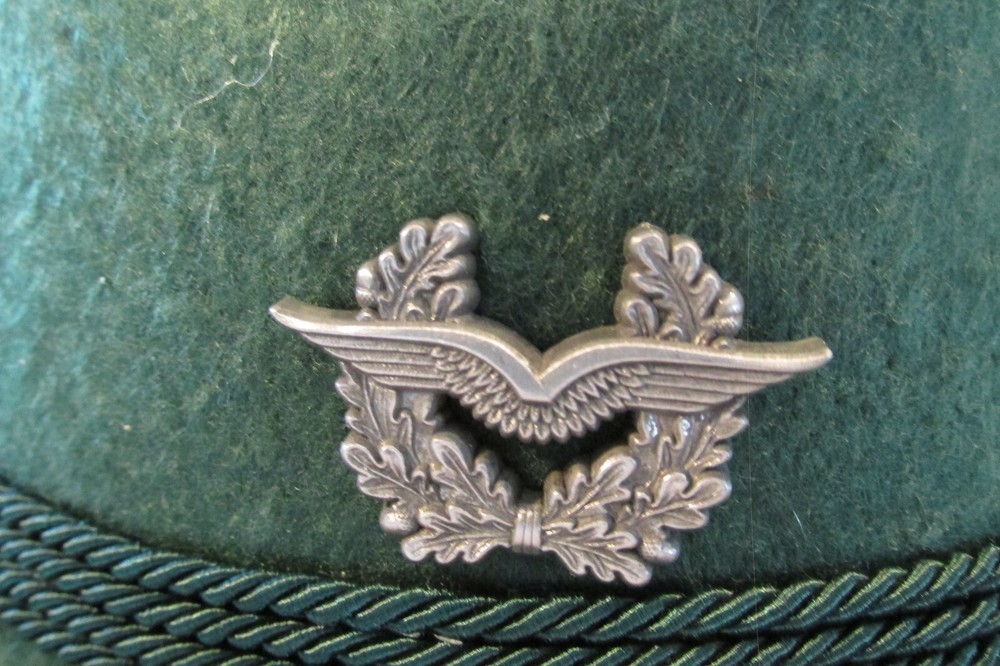German Luftwaffe  Silver Oak Leaf and Eagle Hat Pin