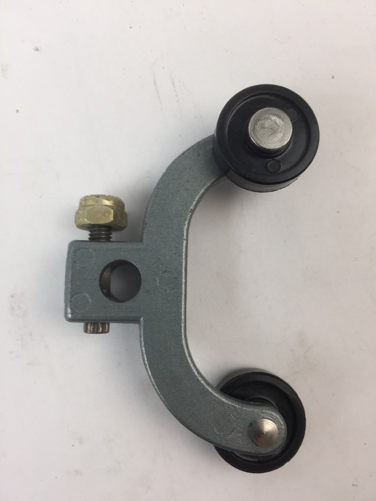 WESTINGHOUSE RRCS RR LIMIT SWITCH FORK LEVER WITH STAGGERED ROLLERS