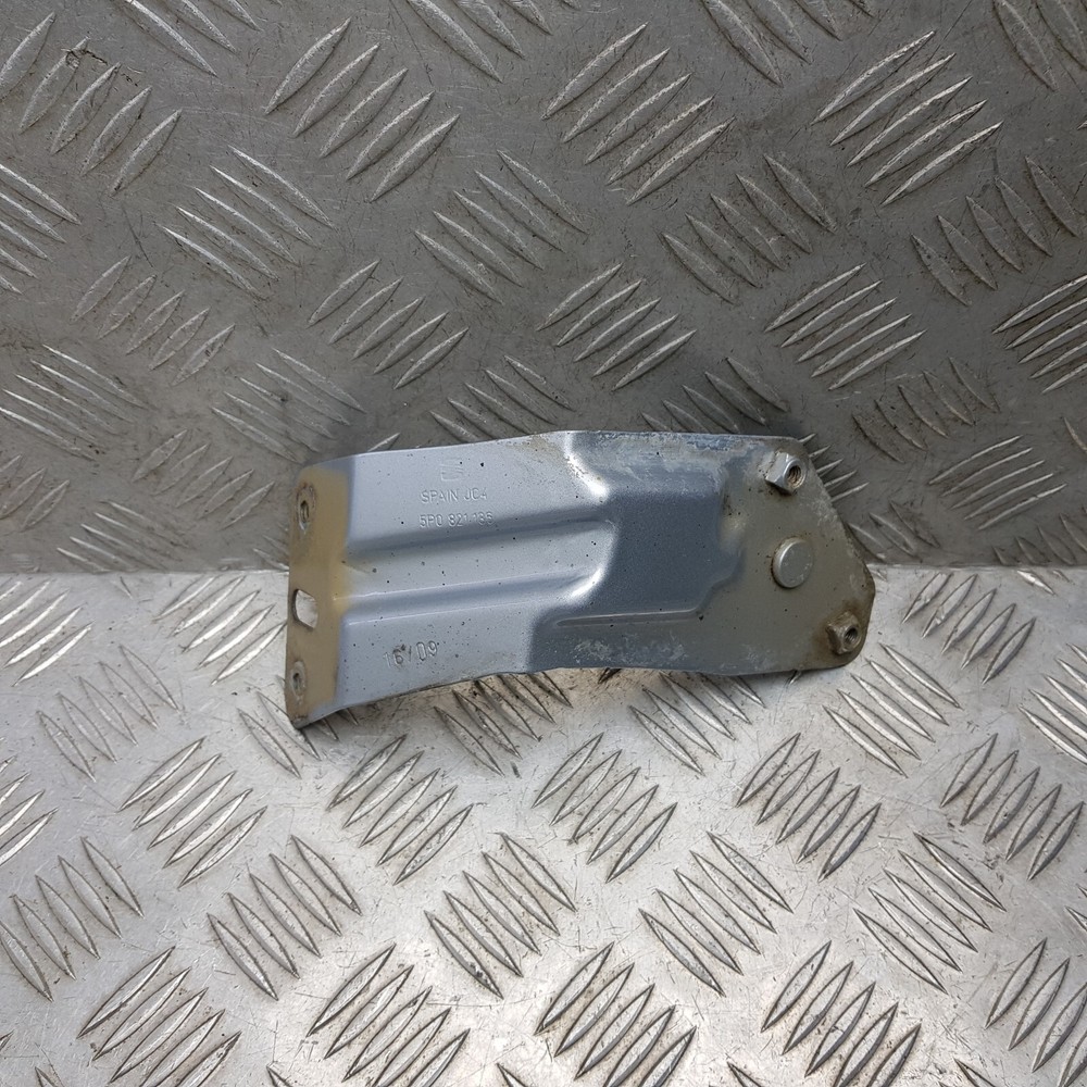 2009 SEAT ALTEA FRONT WING BRACKET RIGHT DRIVER SIDE 5P0821136 *16